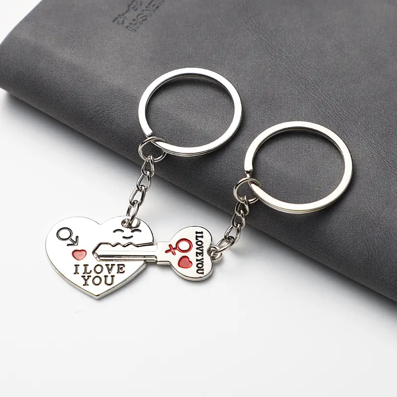 Amazon Hot Selling Heart-shaped Keychain Couple Valentine Day Gift Metal Keychain Pendant Key and Lock Heart shaped Keychain