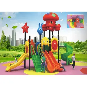 China Cedar Playhouse com Swing Playsets madeira com Slide Playground comercial Playground ao ar livre Equipamento