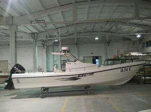 <span class=keywords><strong>Bateau</strong></span> <span class=keywords><strong>de</strong></span> pêche Grandsea neuf <span class=keywords><strong>de</strong></span> 8,5 m/28 pieds avec cabine à auvent en FRP, console centrale et moteurs hors-bord, à vendre - Product Image 3