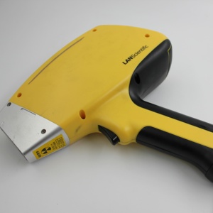 เครื่องวิเคราะห์โลหะมีค่าแบบพกพาชนิด XRF สำหรับการวิเคราะห์ทองคำ พร้อมระบบจ่ายไฟฟ้า 220V - Product Image 2