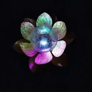Lámpara Solar LED con Forma de Loto, Colorida, para Jardín, Resistente al Agua, Decoración Portátil para Exteriores - Product Image 1