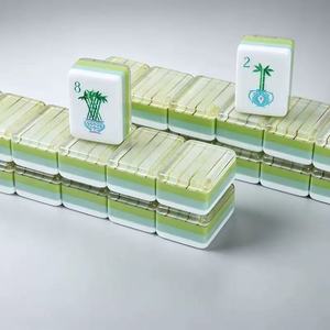 Ensemble de mahjong américain sur mesure en bois grainé, comprenant un jeu de 160 tuiles de mahjong américaines et un tapis de mahjong. - Product Image 5