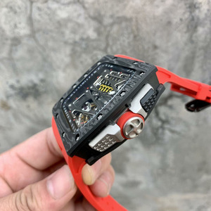 Reloj de Lujo para Hombre con Diseño de Carreras, Tourbillon Esqueleto, Caja Tonneau de Fibra de Carbono TPT, Reloj Mecánico Deportivo de Alta Calidad - Product Image 2