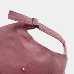 Casquettes de baseball brodées personnalisées, style sportif avec motifs feuilles, léopard et nœuds, texte et logo personnalisés pour hommes et femmes - Product Image 4