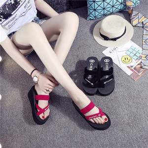 Nouvelle Arrivée – Tongs d'été à semelle épaisse pour femmes, sandales décontractées à talons hauts pour l'extérieur, couvrant les orteils, vente en gros - Product Image 3