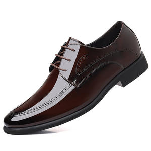 Zapatos de vestir formales de cuero brocado grabado a mano de alta gama para hombre, transpirables, antideslizantes, para bodas, con punta cuadrada y para calzado de talla grande. - Product Image 2