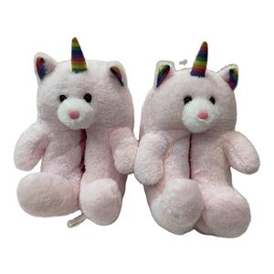 Venta al por mayor lindo y cómodo unicornio para pantuflas para mujer novedad Animal de dibujos animados de peluche de juguete Casa de plástico para pantuflas - Product Image 1