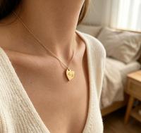 Collier avec pendentif en forme de cœur, bijoux gravables, collier personnalisé en acier inoxydable, plaqué or PVD, collier avec breloque en forme de cœur