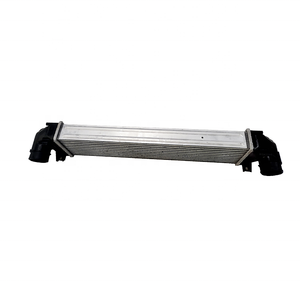 OEM automatique LR031466 de refroidisseur intermédiaire de voiture de systèmes de refroidissement d'excellente représentation - Product Image 1