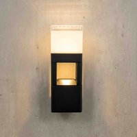 Lampe murale extérieure LED étanche en aluminium moulé sous pression, carrée noire, avec diffuseur en polycarbonate pour jardin et villa