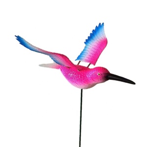 Ornement de jardin en plastique volant en forme de colibri rose personnalisé, écologique, résistant aux UV, aménagement paysager artificiel, ornements d'extérieur - Product Image 5