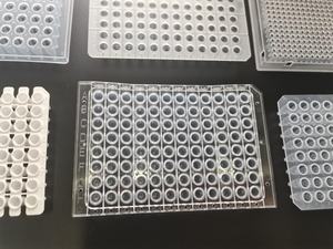 Laboratoriumverbruiksartikelen 0.1Ml 0.2Ml Pcr-Plaat Breken Afneembare Half Omzoomde Afneembare Pcr-Plaat Met 96 Putjes - Product Image 6