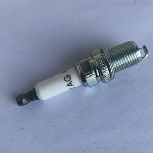 Set di Candele Originali in Iridio e Platino OEM 101905611G per Audi Volkswagen NGK - Product Image 2