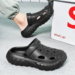 <b>Clogs</b> Men's Garden Shoes Thick Sole Outdoor Summer Beach Wear Resistant Sandals Solid Color Buckle Closure - Product Image 3