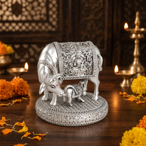 Idole artisanale en argent de vache et veau Kamdhenu, figurine religieuse gravée, décoration de table pour mariage et salon - Product Image 5