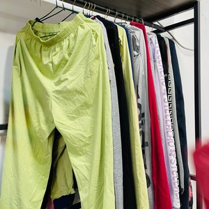 กางเกงวอร์มสปริงสีผสมพิมพ์ลาย ยืดได้ เหมาะสำหรับเต้นและเล่นกีฬา เสื้อผ้า<span class=keywords><strong>มือ</strong></span><span class=keywords><strong>สอง</strong></span>จากยุโรป ขายส่งจากโรงงาน JackWen ขั้นต่ำ 45 กก. EXP - Product Image 2