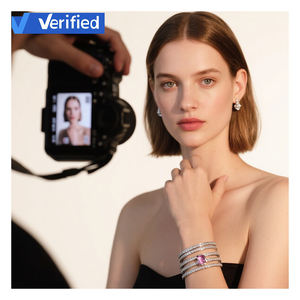 Servizi Professionali di Fotografia per Gioielli AMZ + Immagini Lifestyle per Aumentare le Vendite - Product Image 1