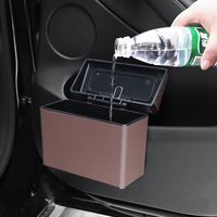Vente en gros Carclean Poubelle latérale de voiture et porte-gobelet 4 couleurs en cuir PU, design professionnel/luxe, en matériau PP, suspendu pour véhicule