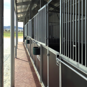 Establo de caballos de metal portátil con Graneros de madera y esteras de goma para Breying y entrenar a sus caballos - Product Image 6