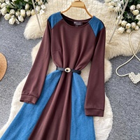 Robe midi élégante à manches longues, à blocs de couleur, avec ceinture, en denim patchwork pour femmes, vêtements décontractés pour tous les jours, vente en gros de vêtements pour femmes