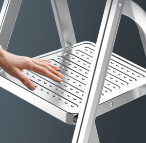 Accessoires d'échelle de ménage en alliage d'aluminium de vente directe d'usine, plate-forme en aluminium de flexion personnalisée - Product Image 1