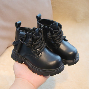 Botas de plataforma a la moda para niños con estilo versátil y casual. Suela gruesa para aumentar la altura y función antideslizante. - Product Image 2
