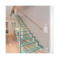 Escalier droit PRIMA avec poutre en acier au carbone pour un design d'intérieur moderne