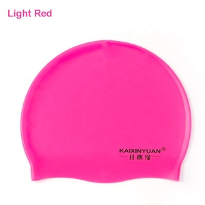 قبعة سباحة سيليكون متعددة الألوان مناسبة للطعام بدون خياطة مع شعار مخصص، توصيل سريع وخدمة دروبشيبينغ - Product Image 3