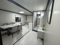 XH Maison contemporaine méditerranéenne préfabriquée Plan de bureau mobile avec trois chambres à coucher Maison en conteneur extensible en acier