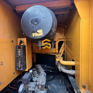 Excavadora de cadenas Hyundai 305LC-9S usada de 30.5 toneladas, ideal para trabajos pesados de construcción y demolición, a bajo precio. - Product Image 3