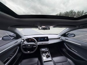 Changan RuiCheng PLUS 2023 2024 2025 Edición Líder Sedán <span class=keywords><strong>Gris</strong></span> Oscuro Interior Negro Techo Solar Panorámico Asientos de Cuero - Product Image 3
