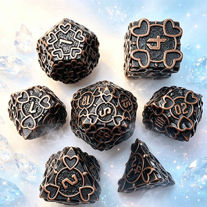 Juego de dados metálicos con borde de corazón, elegante contorno de corazón, juego de mesa de rol DND, kit de dados de regalo - Product Image 1
