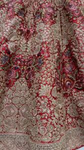 ขายส่งชุดเลเฮนกาโชลีปักลายทันสมัย ประดับเลื่อม ยาวกรอมพื้น ผ้าไม่ยับ สำหรับชุดเจ้าสาว หลายขนาด จากอินเดีย - Product Image 4