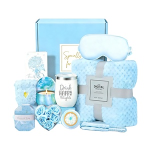 Relajante Set de Regalo Azul para el Cuidado Personal para Mujeres - Caja de Regalo de Cumpleaños y Navidad con Manta de Franela y Productos de Autocuidado - Product Image 1