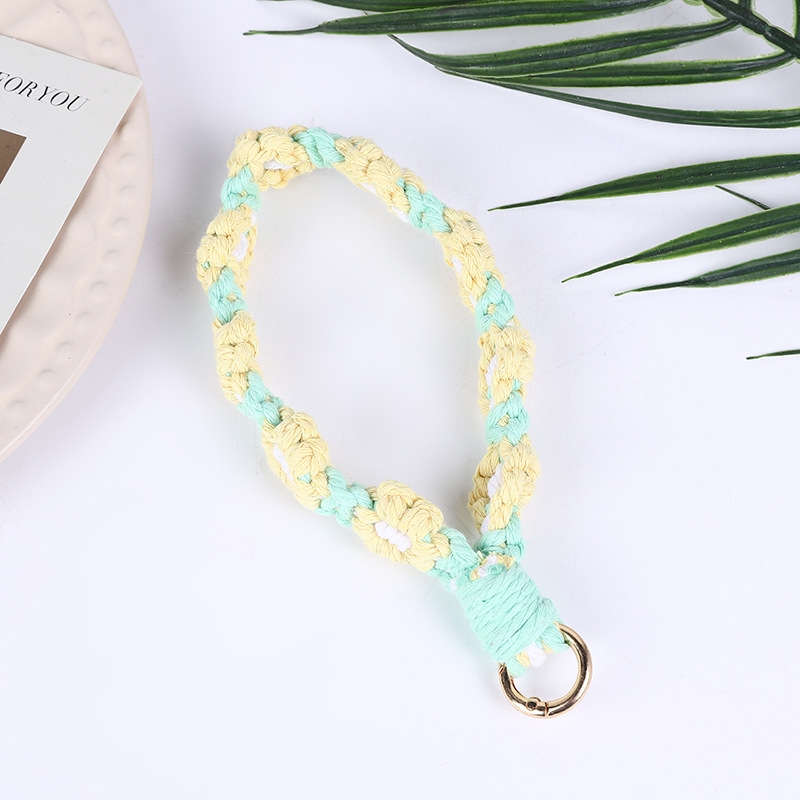Kit fai da te per braccialetti floreali, modello in macramè in PDF e video, portachiavi con cordino da polso in stile boho - Italia