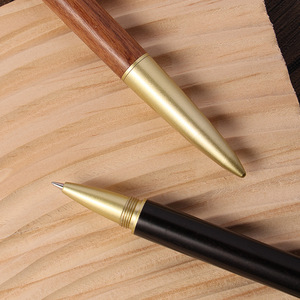 Stylo bille en bois de santal, design rétro élégant, avec motif animal du zodiaque en laiton, idéal pour le bureau, personnalisable avec logo, cadeau d'entreprise - Product Image 3