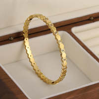 Bracelet à breloques en acier inoxydable plaqué or 18 carats italien personnalisé à prix réduit Bracelets de mode Bijoux pour femmes Accessoires