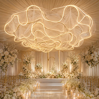 Decoración de Techo para Bodas con Cinta LED en Forma de Nube, Lámpara Colgante con Tela Transparente y Brillo Cálido para Decoración y Suministros de Bodas