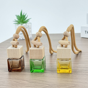 Nhà Máy 8Ml Màu Vuông Nước Hoa Xe Hơi Thương Hiệu Tự Động Làm Mát Không Khí Lọ Ít Rỗng Treo Xe Nước Hoa Khuếch Tán Chai Thủy Tinh - Product Image 6