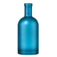 Kleurrijke milieuvriendelijke glazen whiskyfles 500ml 750ml 1L op maat gemaakte matte afwerking kurk lege likeurfles voor bourbon rum brandewijn