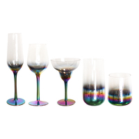 Fabricant de verrerie artisanale Verre à vin rouge coloré pulvérisé avec un design unique comme verres à vin colorés Cadeau