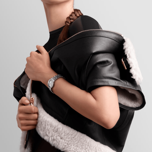 Montre en acier inoxydable avec lunette sertie de diamants et cadran en nacre pour femmes Longinesing - Product Image 3