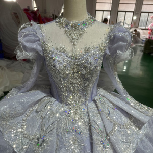 Robe de mariée moderne Sweetheart avec appliques, magnifique robe de bal en dentelle et sequins, traîne chapelle, longueur ras du sol XS093 - Product Image 2