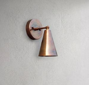 Aplique de Pared Cónico Hecho a Mano con Acabado Pátin Antiguo: Lámpara de Pared Cónica de Estilo Industrial, Iluminación Italiana Moderna de Mediados de Siglo - Product Image 1