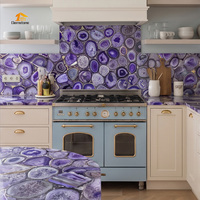 Comptoir de cuisine et crédence en pierre d'onyx agate violette naturelle sur mesure pour maison et villa