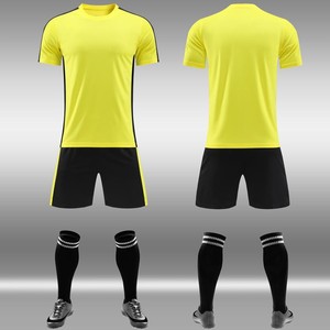 Camiseta de Fútbol Personalizada de Alta Calidad, Temporada 25/26, Versión Tailandesa, 100% Poliéster, 220 Gramos, Transpirable, Secado Rápido, Cuello con Botones, Estilo Hip Hop - Product Image 4