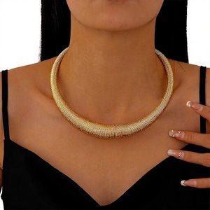Collier ras du cou en chaîne serpent plaqué or, spirale géométrique, style corde / pour femme, fête, vintage, punk - Product Image 4