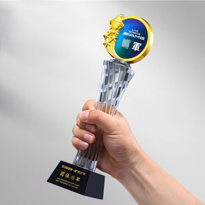 Trofeo de Cristal de Campeonato con Figura Atlética Esculpida para Eventos Deportivos - Product Image 5