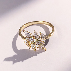 Anello Geometrico a Goccia con Foglia per Donne, Gioiello Unico e alla Moda - Product Image 6