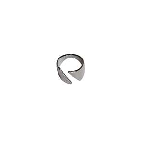 แหวนแฟชั่น สแตนเลสสตีล 316L ชุบทอง PVD ทนทาน ดีไซน์ทันสมัย - Product Image 1